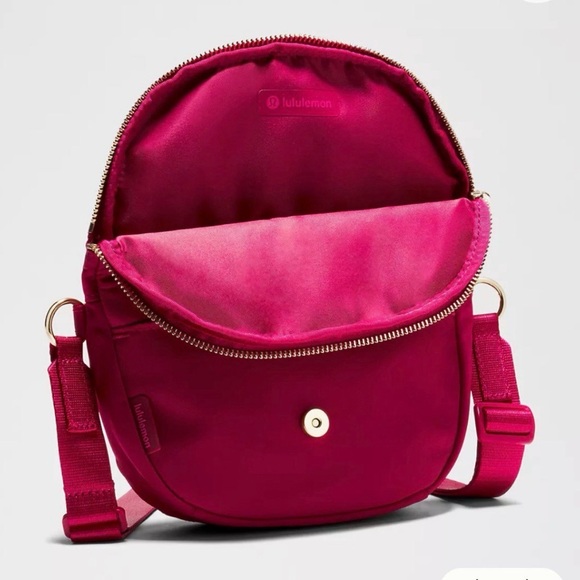 lululemon 2l festival bag All Night Crossbody Micro Belt how I style: lululemons black
